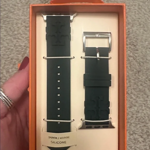 NWT Tory Burch Silicone Apple Watch Band - Green, 38mm/40mm - Picture 4 of 4